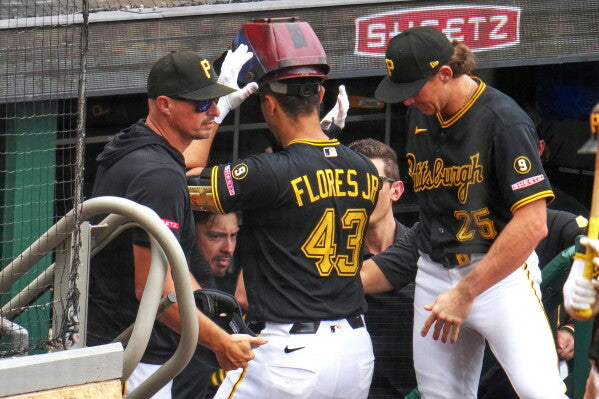 Pirates Steal Series From Tigers, Keep Season Alive